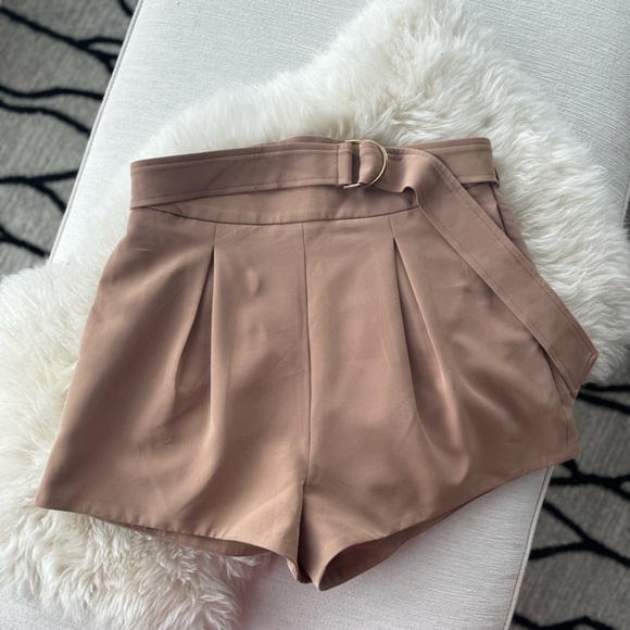 Maricela Short
Camila Coelho
Color: Nude Toffee
Size: S - Picture 7 of 16